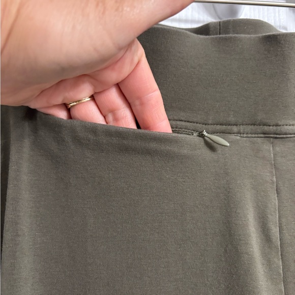 Lands' End Green Casual Pull On Cropped Jeans Pants Medium - Picture 2 of 6